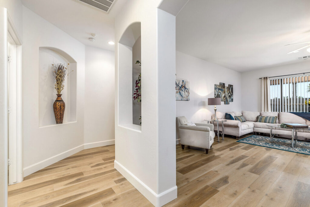 Cantina Oak PRO Mute Wide Click - Pierce Carpet Mill Outlet